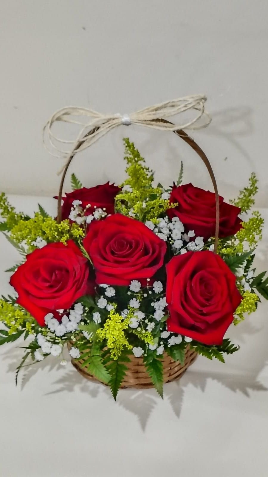 Cesta com 5 Rosas