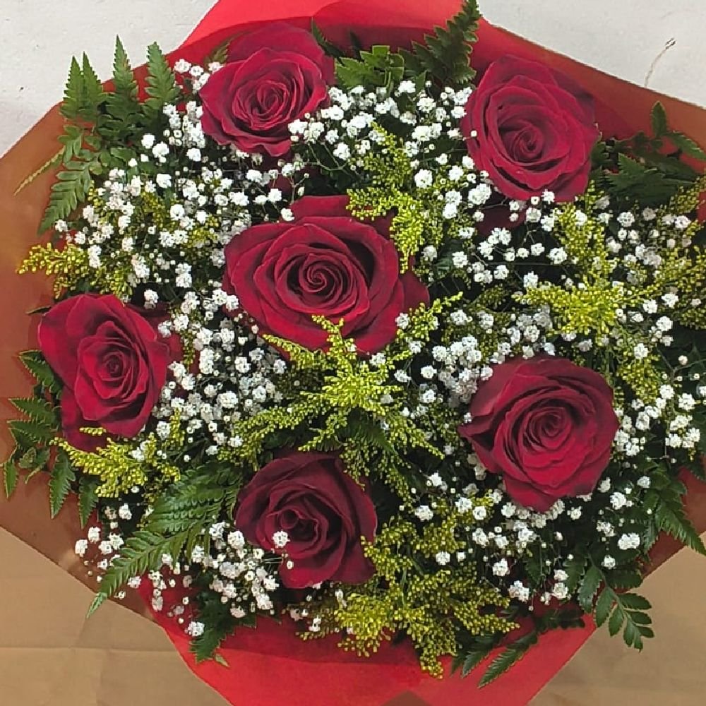 Buquê tradicional de 6 rosas vermelhas importadas - Floricultura em Curitiba.