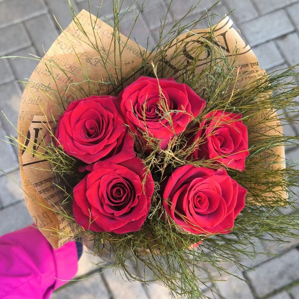 Mimo de 5 Rosas Vermelhas Premium
