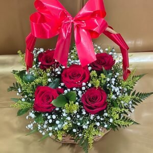 Cesta Luxo de 5 Rosas Vermelhas Importadas
