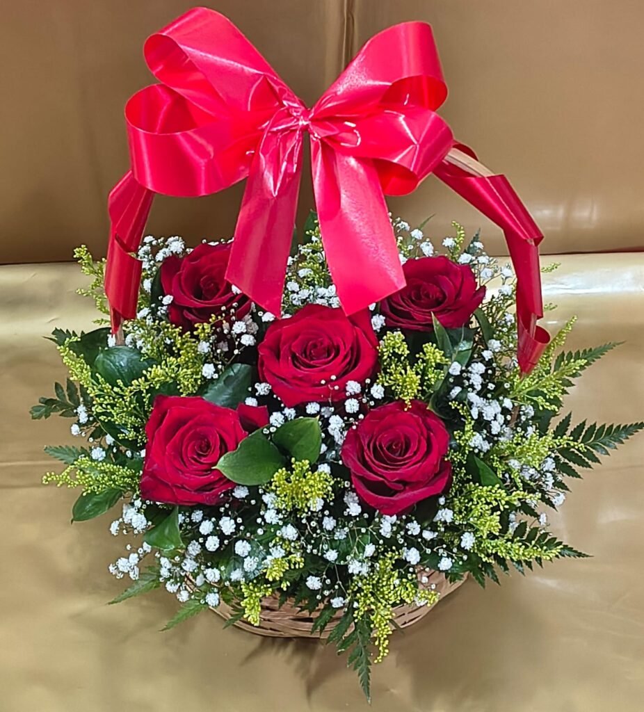 Cesta Luxo de 5 Rosas Vermelhas Importadas