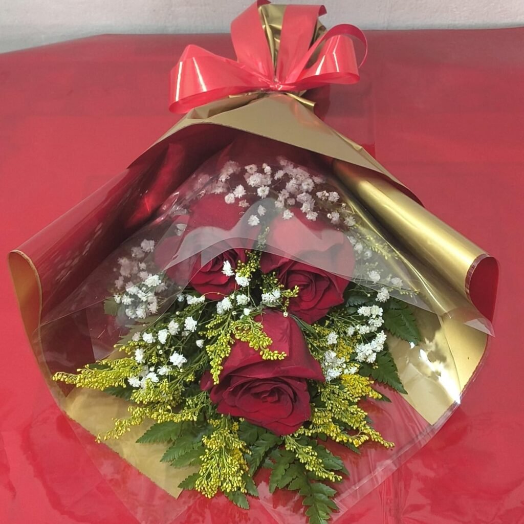 Ramalhete Tradicional de 3 Rosas Vermelhas Importadas