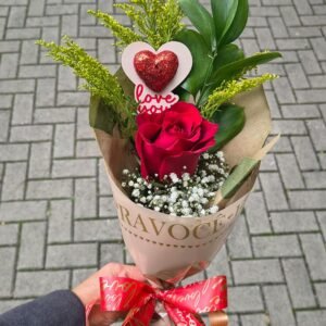 Rosa Vermelha Importada Decorada com Pick de Coração